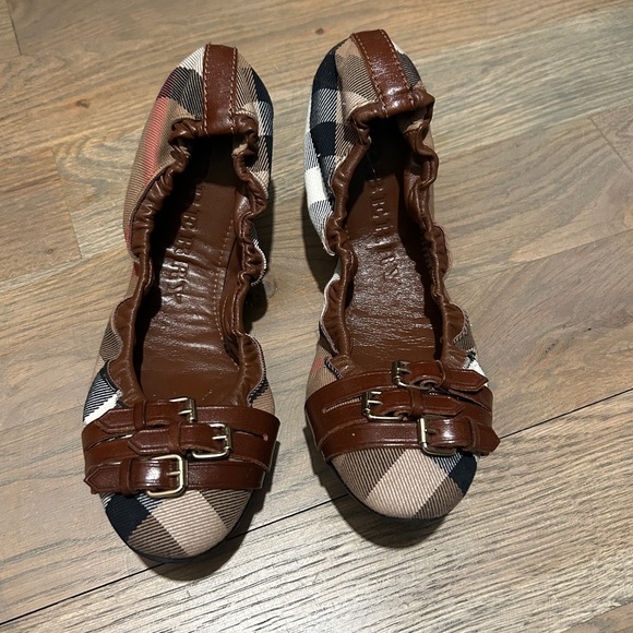 Burberry Ballerina Flats 38.5 - Picture 1 of 5